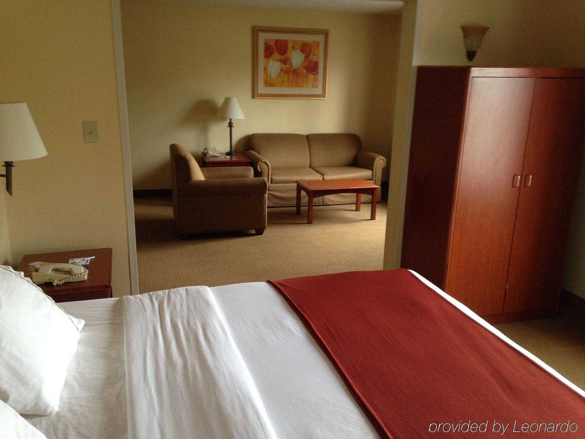 Holiday Inn Express & Suites - Muncie By Ihg Esterno foto