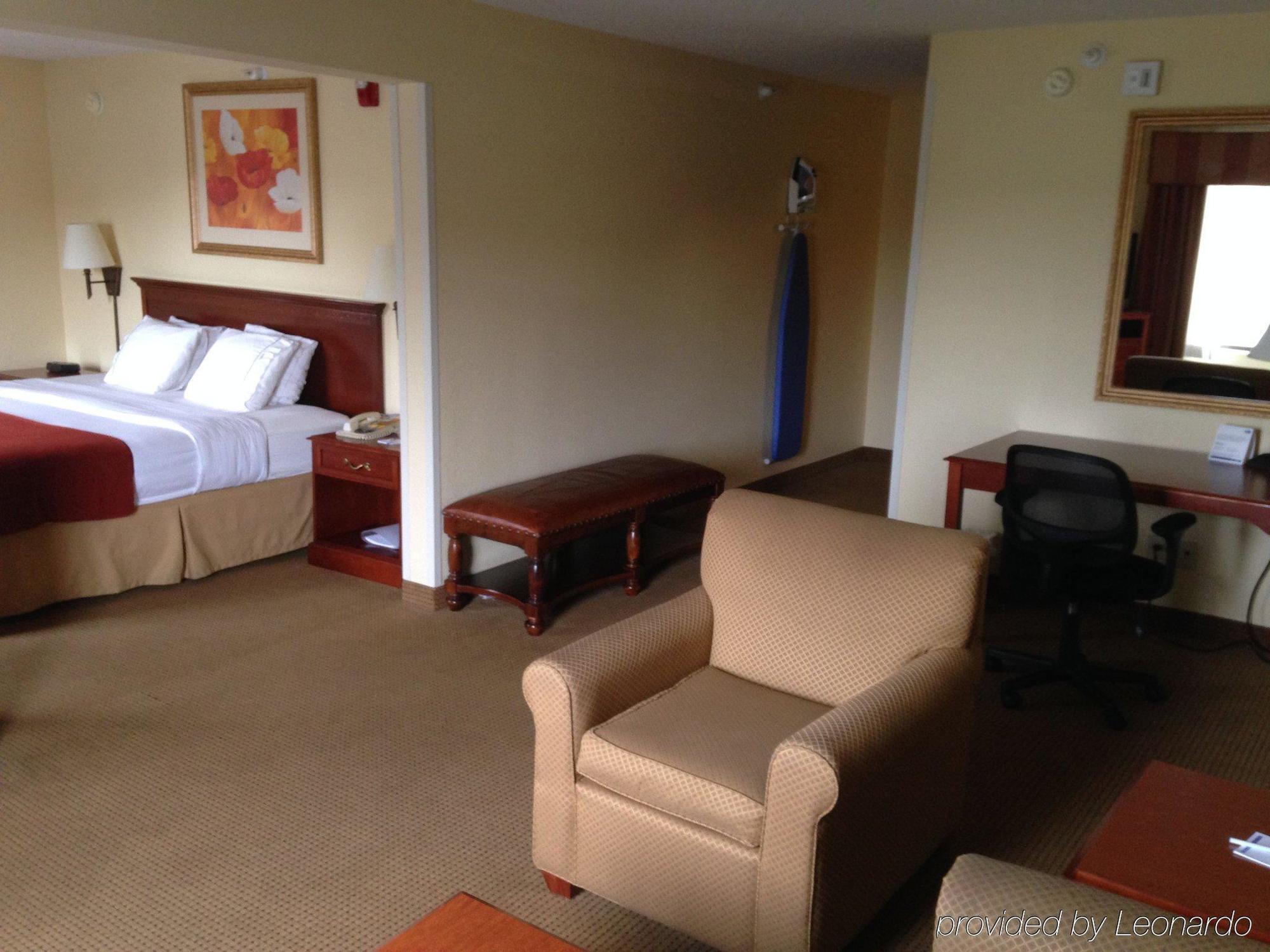 Holiday Inn Express & Suites - Muncie By Ihg Esterno foto
