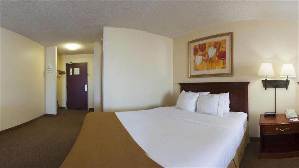 Holiday Inn Express & Suites - Muncie By Ihg Esterno foto