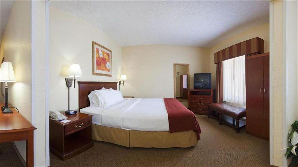 Holiday Inn Express & Suites - Muncie By Ihg Esterno foto