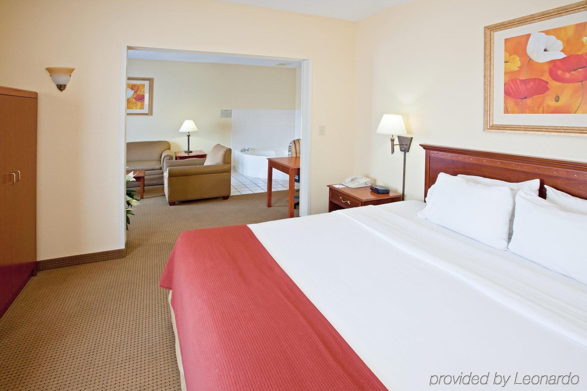Holiday Inn Express & Suites - Muncie By Ihg Esterno foto